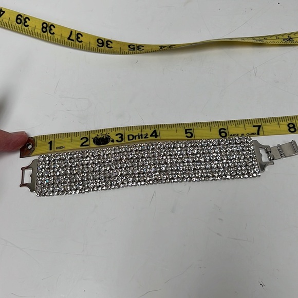 Gorgeous Rhinestone bracelet!!! - Picture 3 of 8